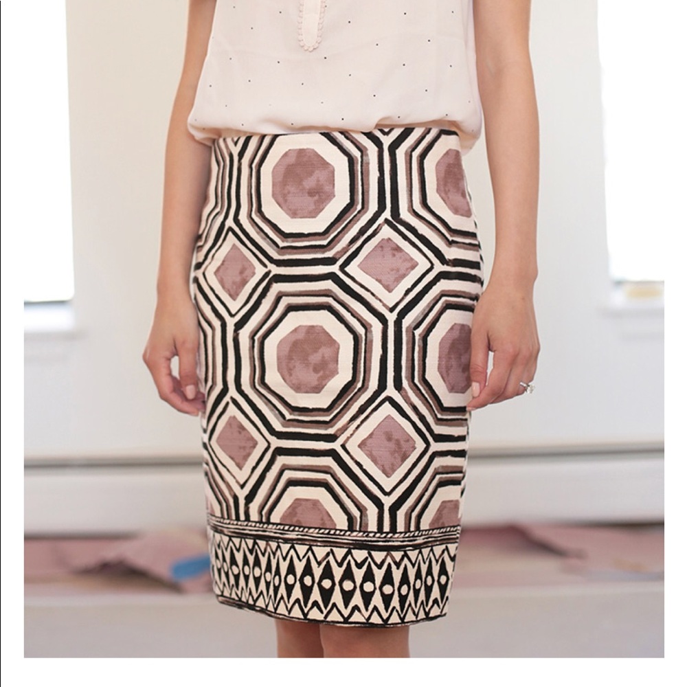 LOFT geo print pencil skirt in size 2P